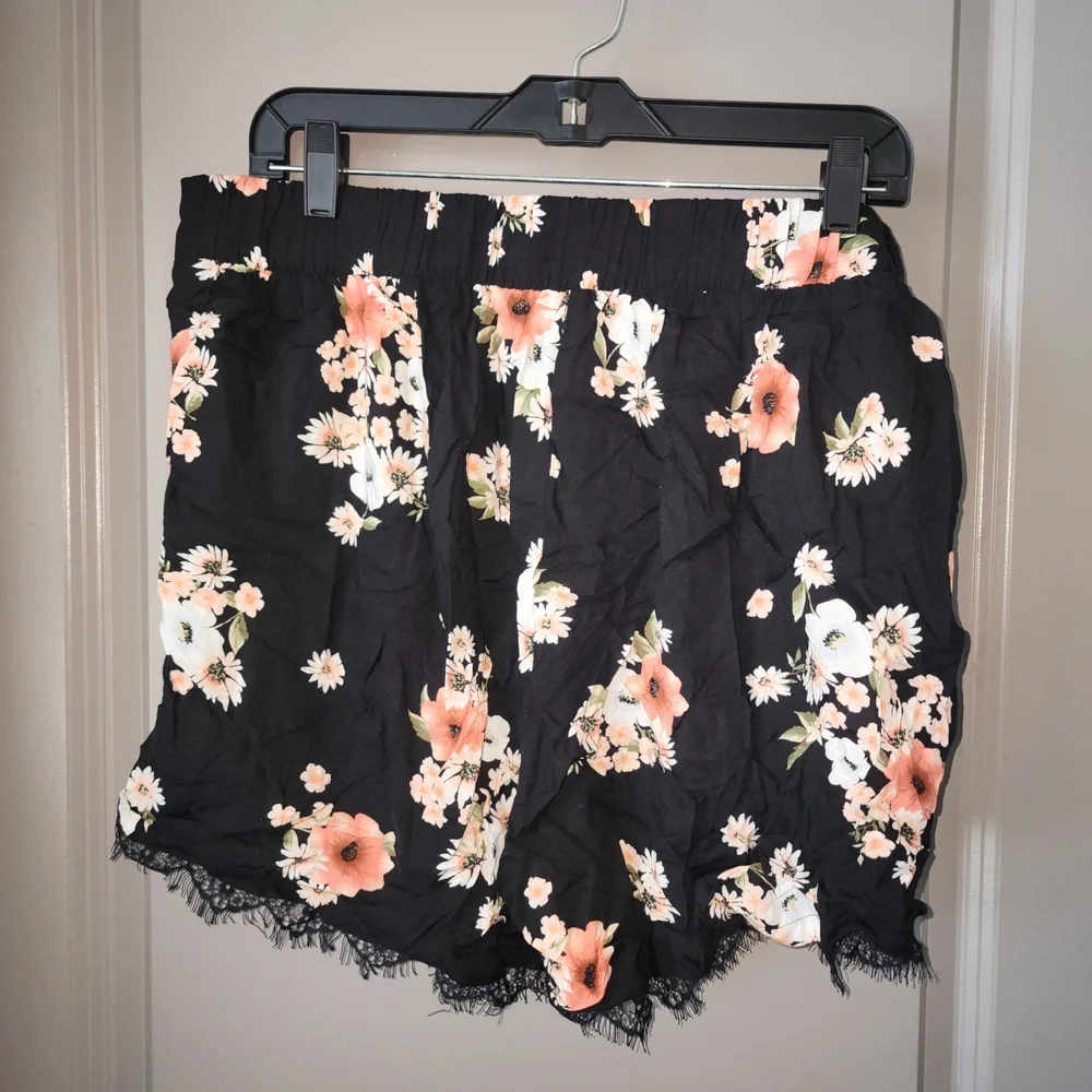 Floral Black Women's Shorts
